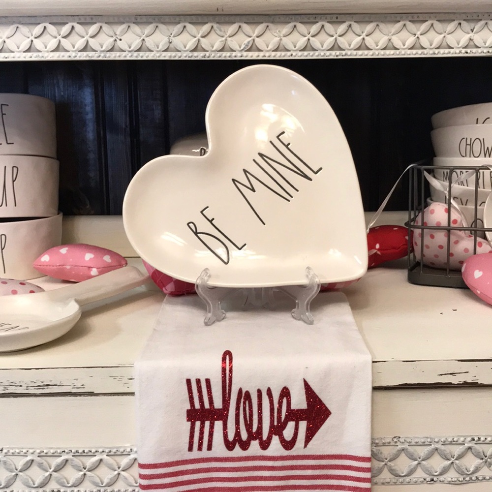 Rae Dunn “Be Mine” Heart Plate
